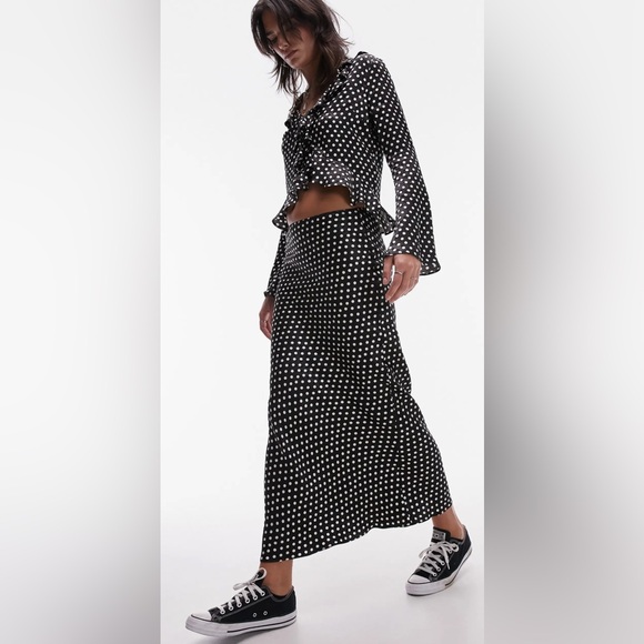 TOPSHOP Polka Dot Satin Maxi Skirt - Picture 2 of 4